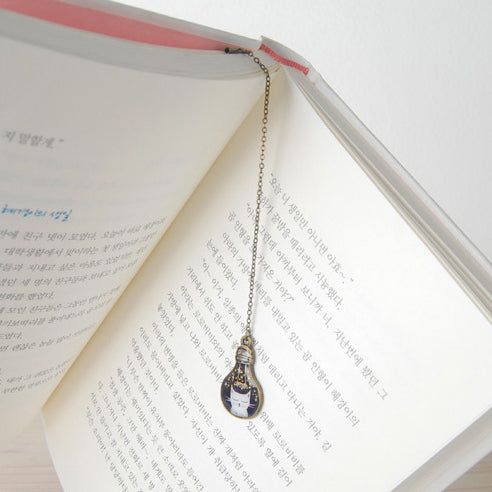 B250 Bulb Whitecat | BooKiss (Korea) | Metal Bookmarks