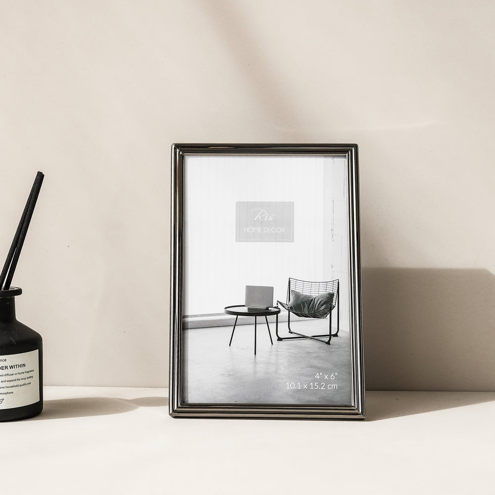 RIS 4R Minimalist Matte Black Picture Frame (4" x 6") | Desktop Design | Metal Frame