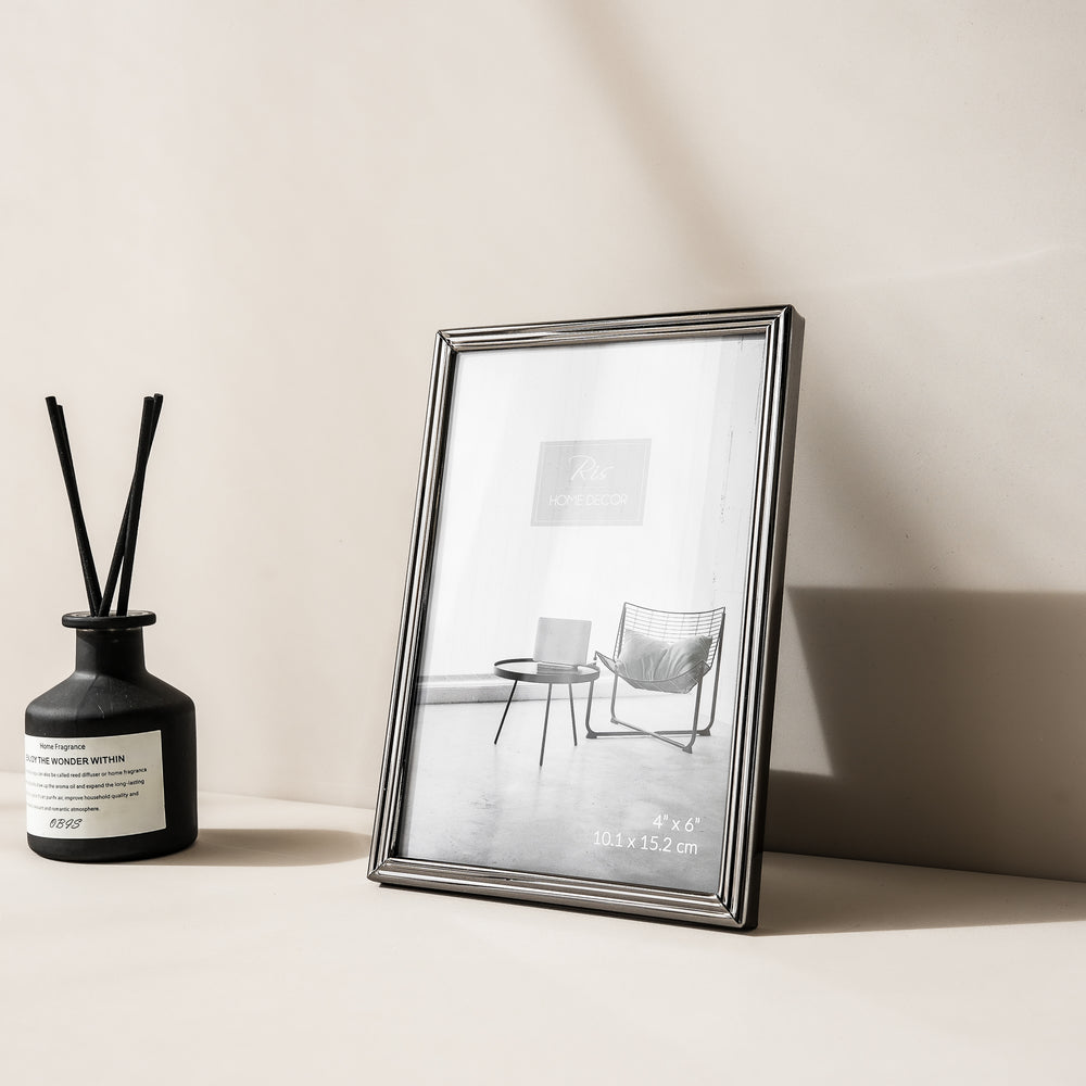 RIS 4R Minimalist Matte Black Picture Frame (4" x 6") | Desktop Design | Metal Frame