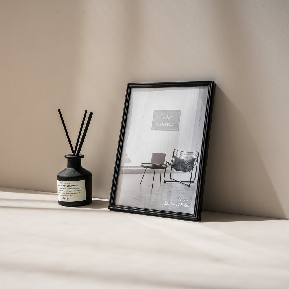 RIS 5R Minimalist Matte Black Picture Frame (5" x 7") | Desktop Design | Metal Frame