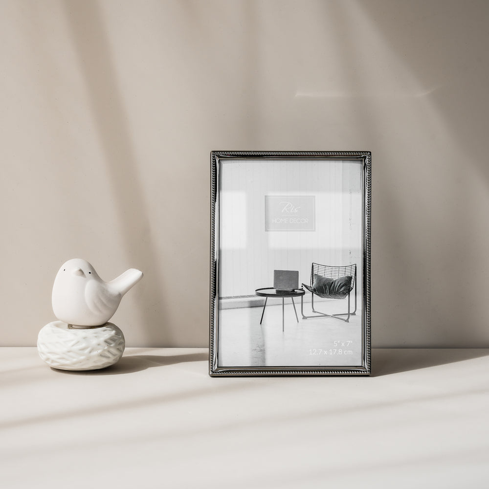 RIS Minimalist Black Chrome Picture Frame (5" x 7") | Desktop Design | Metal Frame